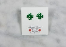 Load image into Gallery viewer, Green and White Clover Post Earring - Small
