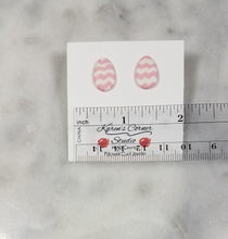 Load image into Gallery viewer, Chevron Egg Shaped Post Earrings
