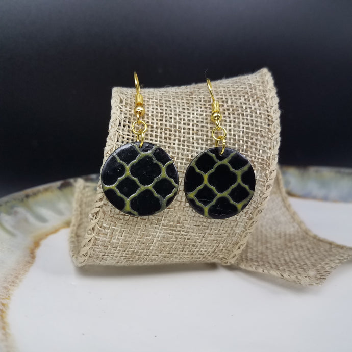 Circle Quatrefoil Pattern Black & Gold Dangle Handmade Earrings