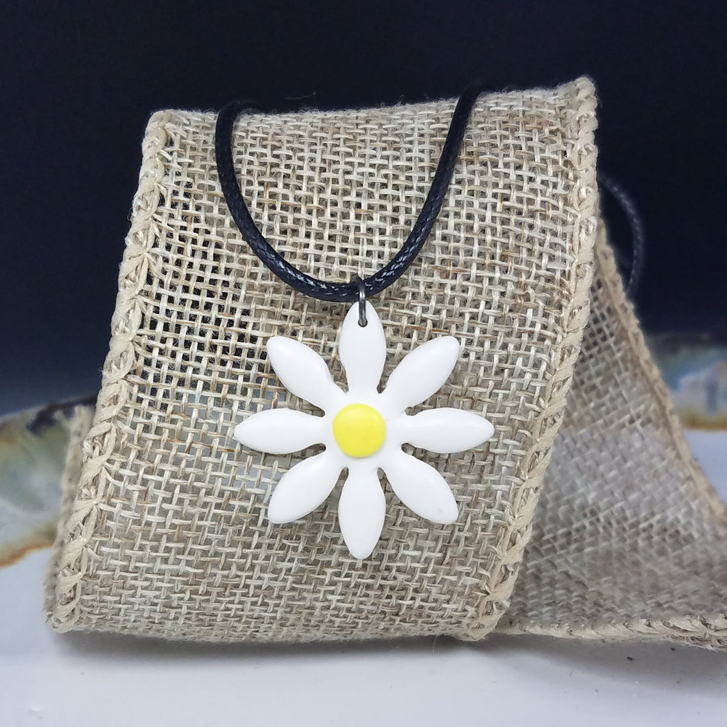 Daisy Solid White & Yellow 20